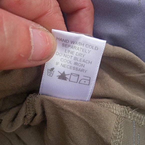 Pleione Tunic with Mesh v neck and lower back detail sz Medium - Picture 3 of 7